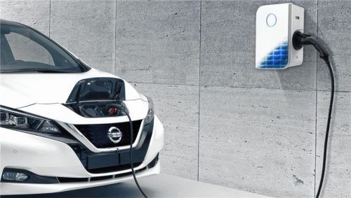 Stromtanken zu Hause wird einfacher: Eine volle Ladung mit der Wallbox braucht etwa siebeneinhalb Stunden. Foto nissan