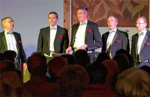 Weise Einsichten, gesanglich stark präsentiert: die Musiker von „Quadrophoniker+plus“.Foto re