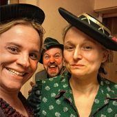 Schiefe Flinte, knisternde Erotik und Intrigen