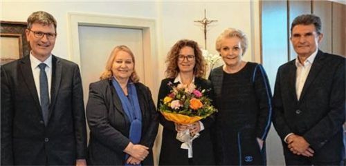 Antrittsbesuch (von links): Markus Kinzelmann, Helga Wichmann, Marion Zoudik, Gabriele Bauer und Michael Keneder. Foto Stadt Rosenheim