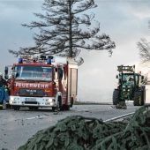Sturm fegt Kamin vom Dach