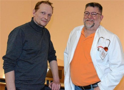 Autor Florian Eichberger (links) und Hannes Herzog alias Nervenarzt Dr. Kontrabass.