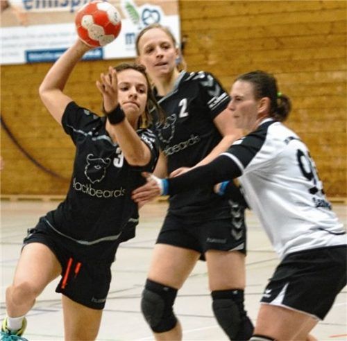 B-Jugend-Spielerin Mascha Roser warf bei den Damen vier Tore. Foto Lediger