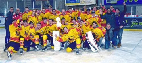 Bayernliga-Meister der U17: Der EHC Bad Aibling nach dem Sieg gegen Deggendorf.