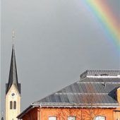 Sturm drücktFensterscheibe ein