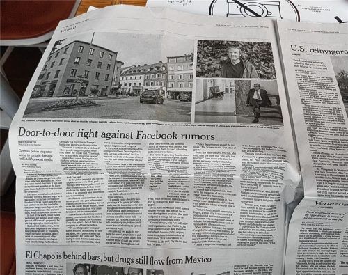 Da muss der Drogenboss „El Chapo“ nach unten weichen: Die tragende Geschichte widmet die New York Times den Gerüchtejägern der Rosenheimer Polizei. Links im Bild das Traunsteiner Stadtzentrum, rechts oben Andreas Guske.