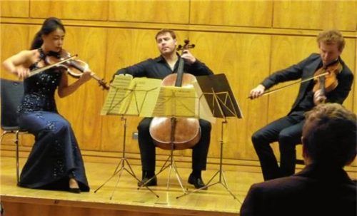 Das Orion-Trio: Soyoung Yoon, Benjamin Gregor Smith und Veit Hertenstein (von links). Foto Füchtner