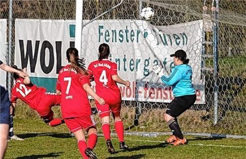 Das Tor zum 2:1: Torschützin Sophia Goldbrunner (12) traf unter die Latte.