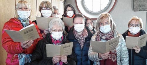 Der Frauenchor Georgslerchen stellt sich hinter die Forderung, nur noch mit Atemschutz aufzutreten. Die Feinstaubbelastung durch Weihrauch in der Kirche sei zu hoch, außerdem würden die Stimmbänder gereizt.Foto re