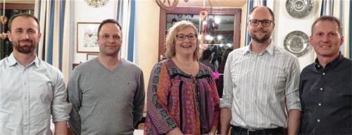 Der frisch gewählte Vorstand des „Fördervereins Naturbad Kraiburg“ (von links): Georg Kiefinger, Josef Wimmer junior, Claudia Heinrich, Tobias Rauscher und Gerald Seidinger. Foto  Rath