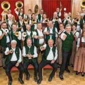 Bunter Melodienreigen trifft Sprachwitz