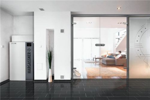 Die Pelletsheizung fügt sich in Nischen ein. Foto epr/Hargassner