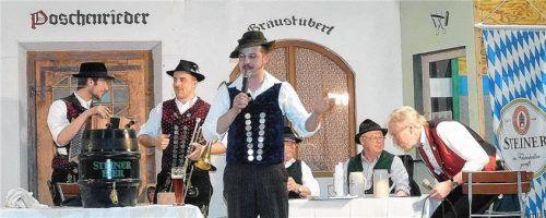 Die sechs Humoristen Schorschi Kramer (von links), Christian Dauber, Sepp Grünbeck, Sepp Heimzl, Anderl Kiermeier und Alfred Entfellner sorgten mit Witzen und Liedern für einen gelungenen Starkbierabend in Waldhausen. Fotos Unterforsthuber