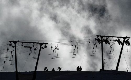 Dunkle Wolken sind bereits vor Jahren zwischen Liftbetreibern am Sudelfeld aufgezogen. Jetzt war der Streit sogar Gegenstand einer Gerichtsverhandlung. Foto dpa