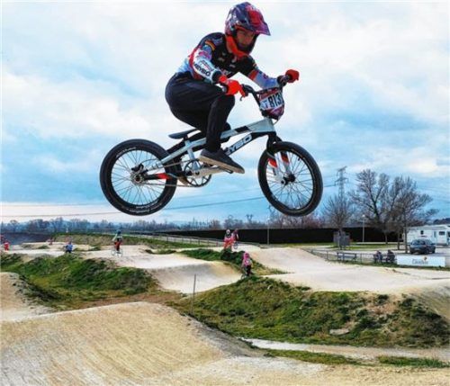 Eine herausragende Leistung zeigte Elite-BMX-Fahrer Stefan Heil vom Maloja-BMX-Team aus Kolbermoor. Er gewann den „Fly Rookies Cup“ in Südfrankreich.Foto Melin