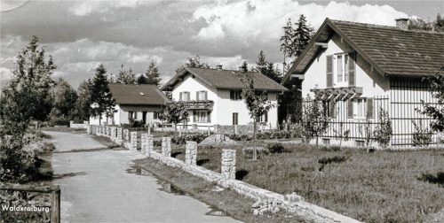 Das Rätsel ist gelöst: Die Ansichtskarte des Fotografen Karl Streer zeigt den Keplerweg Ende der 1950er-/Anfang der 1960er-Jahre.Foto  Stadtarchiv