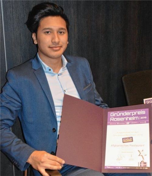 Für seine Geschäftsidee „Afghanisches Lokal“ hat der Kolbermoorer Schüler Aliseena Noori den Gründerpreis gewonnen. Foto sennhenn