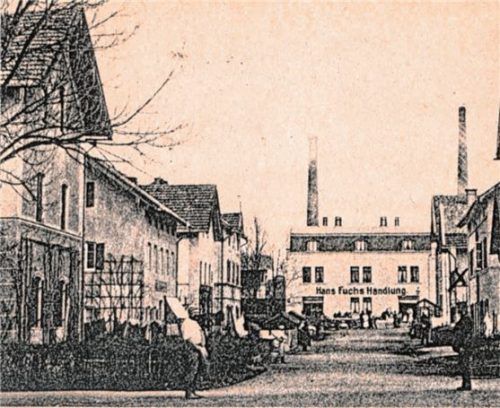 Historische Aufnahme von der Försterstraße aus: Dieehemalige St.-Anna-Apotheke war bis 1902 die „Hans- Fuchs-Handlung“.Foto Archiv Hamberger