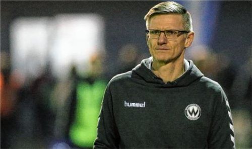 Hofft auf einen Dreier seiner Mannschaft: Burghausens Teammanager Karl-Heinz Fenk. Foto Buchholz