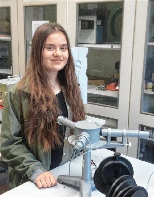 Im Labor: Miriam Mosbach bei Forschungsarbeiten am Max- Planck-Institut für Quantenoptik in München. Foto re