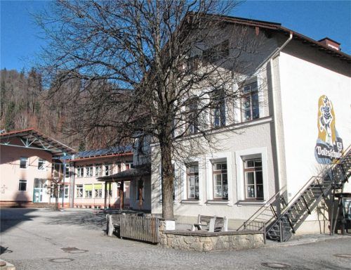 In der Volksschule Kiefersfelden soll weiter eine gemeindliche Reinigungskraft für Sauberkeit sorgen.Fotos hoffmann