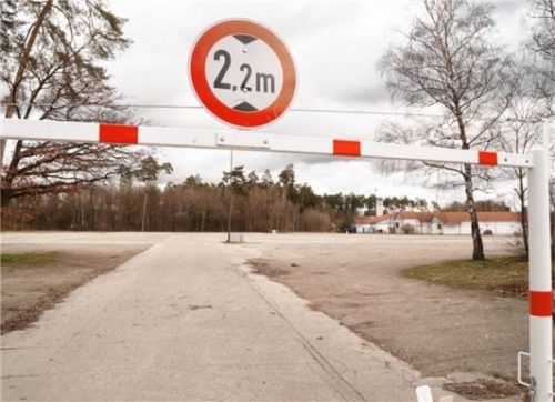 Mit Alkoholexzessen von Jugendlichen auf dem Festplatz soll bald Schluss sein. Die Stadt hat deshalb ihre Festplatzsatzung neu gefasst. Der Kernpunkt: Außerhalb der gastronomischen Einheiten wird Alkohol generell untersagt, auch während des Volksfestes.Foto  GRUNDNER