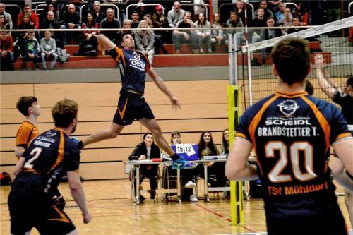 Nach nur einem Jahr wird der Größte im Team, Marvin Phieler (2,01 Meter) den TSV Mühldorf wieder verlassen. Foto Enzinger