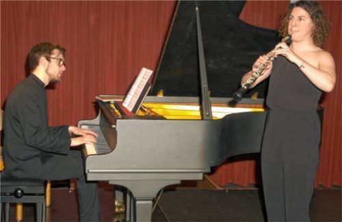 Spielten sich in den Herzen der Zuhörer: Juliana Koch und Viktor Soos.Foto Kirschner