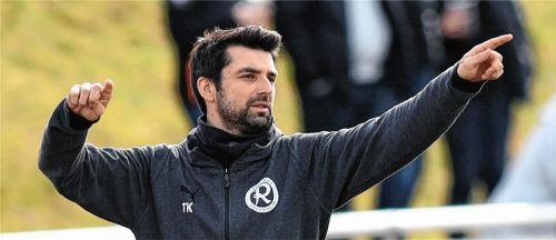 Thomas Kasparetti will die Sechziger-Fußballer heute im Heimspiel gegen Fürth zum ersten Sieg unter seiner Regie dirigieren. Foto Ziegler