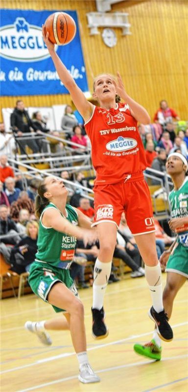 Überragende Wasserburgerin: Leonie Fiebich, die 19 Punkte machte und sich zwölf Rebounds holte. Foto Hörndl