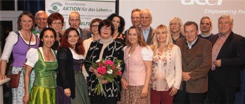 Unverzichtbare Stütze für Familien in Not: Der Vorstand der Rosenheimer Aktion für das Leben mit der ehemaligen bayerischen Sozialministerin Christa Stewens.Foto re