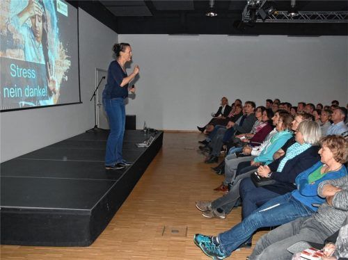 Zahlreiche Besucher wollten sich beim Vortrag von Antje Heimsoeth Tipps zur Stressbewältigung holen. Foto Schlecker