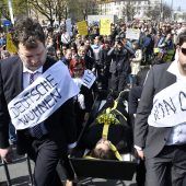 Wütende Mieter protestieren