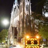 Massenpanik in der Osternacht