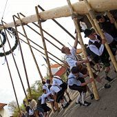 Bayerns fleißigstes Maibaum-Team