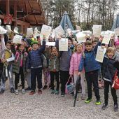Erster Kontakt mit dem weißen Ball: Schnuppertraining beim Tennisclub Kolbermoor