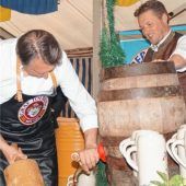 Zweieinhalb Schläge – und schon war ozapft beim Kraiburger Frühlingsfest