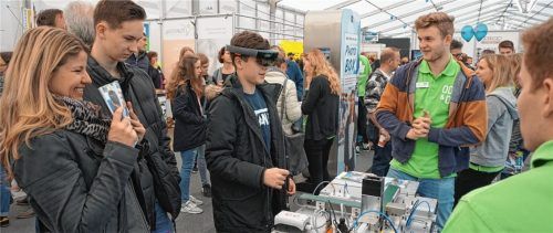Austesten, Beratung und Innovationen testen – das alles bot die Bildungsmesse in Mühldorf. Fotos  gebhardt-Flor