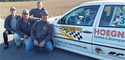 Das Slalomteam der Rallye-Gemeinschaft Rosenheim von links: Johannes Wittenbeck, Andreas Heppel, Julian Wagner, Christian Tusch und im Auto Michael Dandl. Foto  RGR
