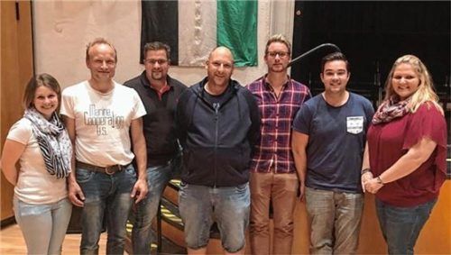 Der neue Vorstand (von links): Christina Eckert, Thomas Härtling, Christian Keidel, Florian Wechselberger, Präsident Manuel Eckert, Rainer Röhrig und Stefanie Lax.Foto re