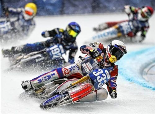 Der Russe Daniil Iwanow sicherte sich den Weltmeistertitel im Eisspeedway.Foto Weitz
