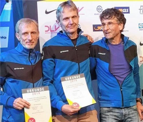 Deutscher Vizemeister wurden die Männer des PTSV Rosenheim mit Klaus Stübinger, Betram Moll und Reinmund Hobmaier (von links).