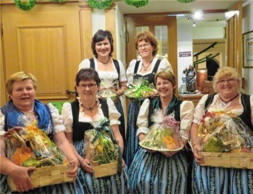 Die Ausgeschiedenen: Stehend (von links) Lisa Scheck, Renate Lindner; sitzend (von links) Maria Estner, Gerti Lackner, Marianne Schönhuber und Maria WenzelFoto .re