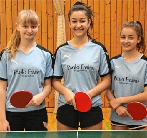 Die Mädchen des TV Feldkirchen mit Bianca Kolmberger, Nora Seidl und Laura Galdean (von links) nutzten ihren Heimvorteil und gewannen das Finale.Foto Erlich