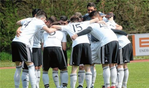 Die Schweppermänner wollen heute im Kampf um den Titel gegen Ebersberg vorlegen, die Konkurrenten aus Freilassing und Baldham spielen erst am Samstag. Foto  Buchholz