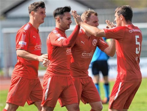 Die Sechziger (von links Markus Einsiedler, Danijel Majdancevic, Maximilian Mayerl und Georg Lenz) wollen auch in Pipinsried wieder jubeln.Foto Ziegler