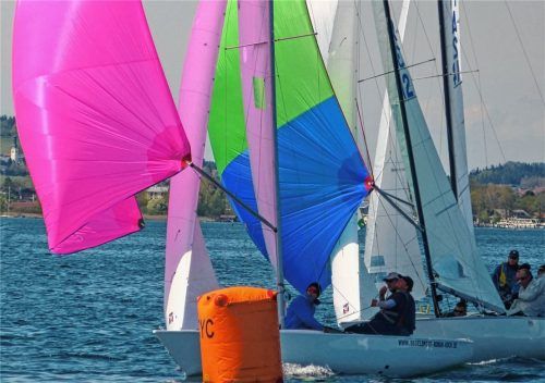 Die Solings eröffnen Anfang Mai am Chiemsee die Segelregatta-Saison.Foto Niessen