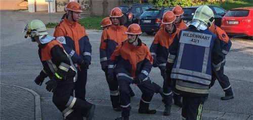 Die Wildenwarter Jugendgruppe legte erfolgreich die Prüfung zum bronzenen Leistungsabzeichen ab.Foto Rehberg