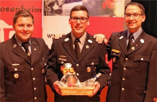 Freuen sich über die positiven Mitgliederzahlen (von links): der neue Bereichsjugendwart Stefan Huber mit Vorgänger Michael Beier und Kreisjugendwart Manuel Pöhmerer.Foto re