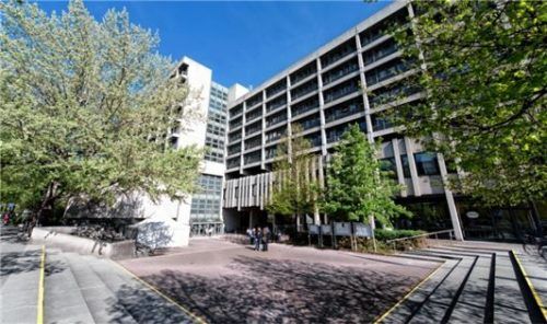 Im Prozess um einen Mord mit einer Axt hat vor dem Landgericht München II jetzt eine 42-jährige Rosenheimerin als Freundin des Opfers ausgesagt. Foto dpa